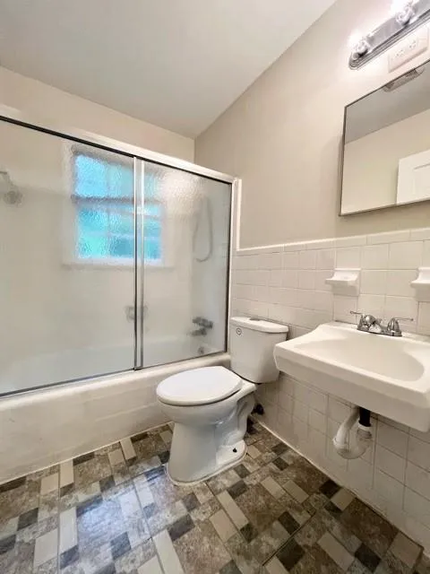 610 Spalding Drive, Sandy Springs, Georgia 30328, 4 Bedrooms Bedrooms, ,3 BathroomsBathrooms,Residential,Sold,610 Spalding Drive,7068547
