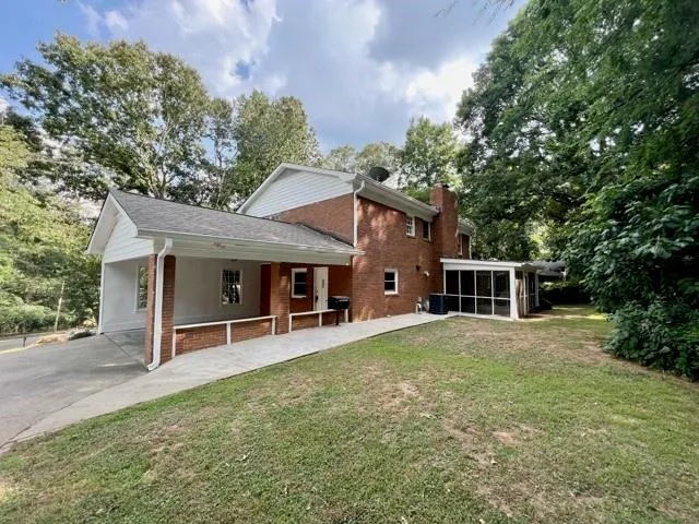 610 Spalding Drive, Sandy Springs, Georgia 30328, 4 Bedrooms Bedrooms, ,3 BathroomsBathrooms,Residential,Sold,610 Spalding Drive,7068547