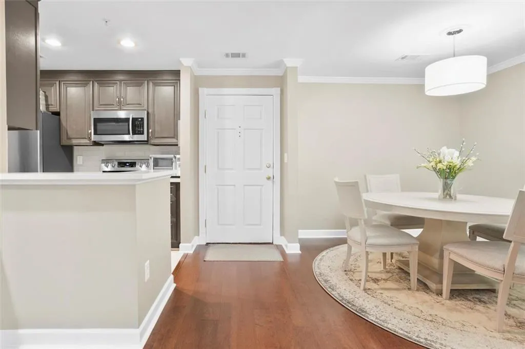 28206 Plantation Drive Ne Unit 206, Atlanta, Georgia 30324, 2 Bedrooms Bedrooms, ,2 BathroomsBathrooms,Residential,For Sale,28206 Plantation Drive Ne Unit 206,7659938