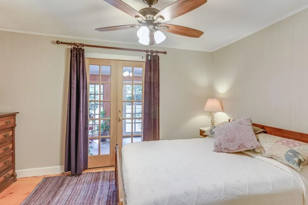 7900 Jett Ferry Road, Sandy Springs, Georgia 30350, 3 Bedrooms Bedrooms, ,2 BathroomsBathrooms,Residential,Sold,7900 Jett Ferry Road,6883799