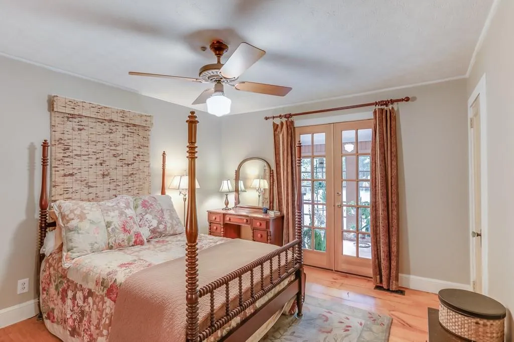 7900 Jett Ferry Road, Sandy Springs, Georgia 30350, 3 Bedrooms Bedrooms, ,2 BathroomsBathrooms,Residential,Sold,7900 Jett Ferry Road,6883799