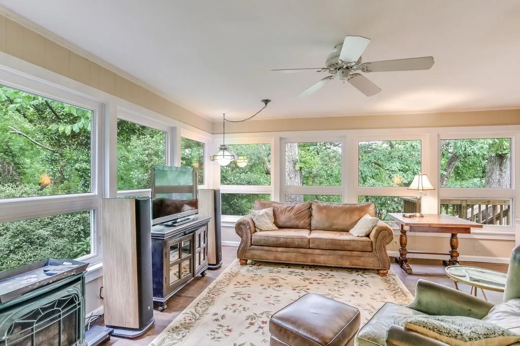 7900 Jett Ferry Road, Sandy Springs, Georgia 30350, 3 Bedrooms Bedrooms, ,2 BathroomsBathrooms,Residential,Sold,7900 Jett Ferry Road,6883799