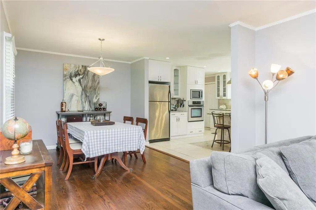 315 Brook Drive, Sandy Springs, Georgia 30328, 3 Bedrooms Bedrooms, ,2 BathroomsBathrooms,Residential,Sold,315 Brook Drive,5979612