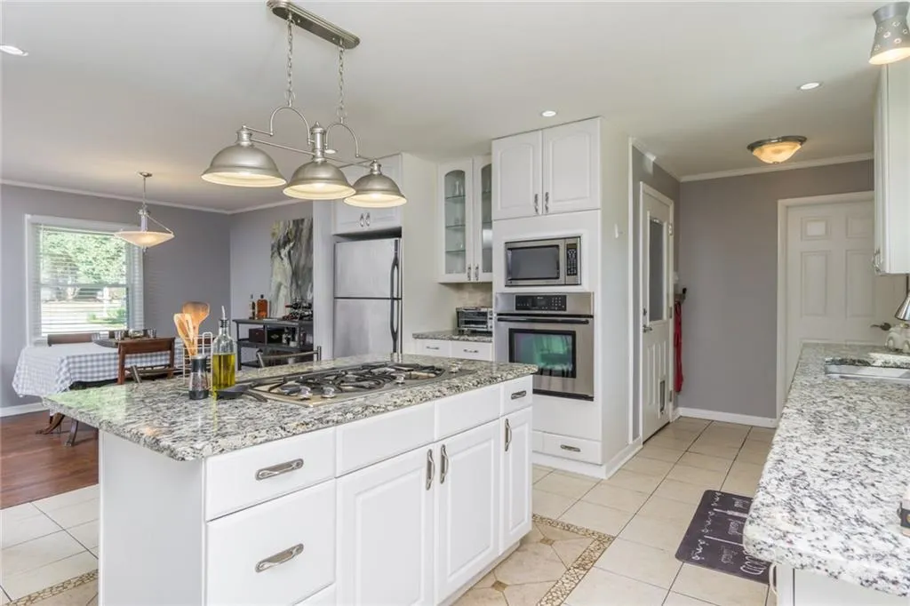 315 Brook Drive, Sandy Springs, Georgia 30328, 3 Bedrooms Bedrooms, ,2 BathroomsBathrooms,Residential,Sold,315 Brook Drive,5979612