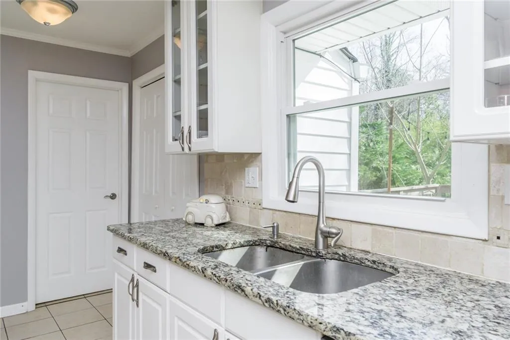315 Brook Drive, Sandy Springs, Georgia 30328, 3 Bedrooms Bedrooms, ,2 BathroomsBathrooms,Residential,Sold,315 Brook Drive,5979612
