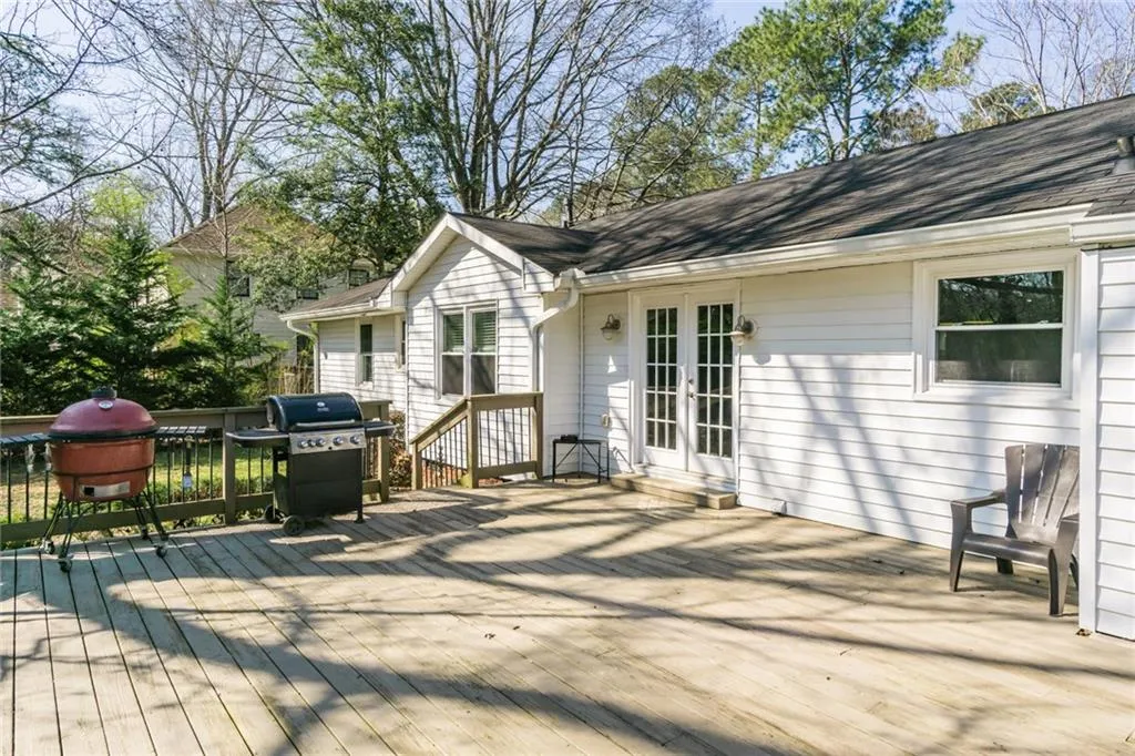 315 Brook Drive, Sandy Springs, Georgia 30328, 3 Bedrooms Bedrooms, ,2 BathroomsBathrooms,Residential,Sold,315 Brook Drive,5979612