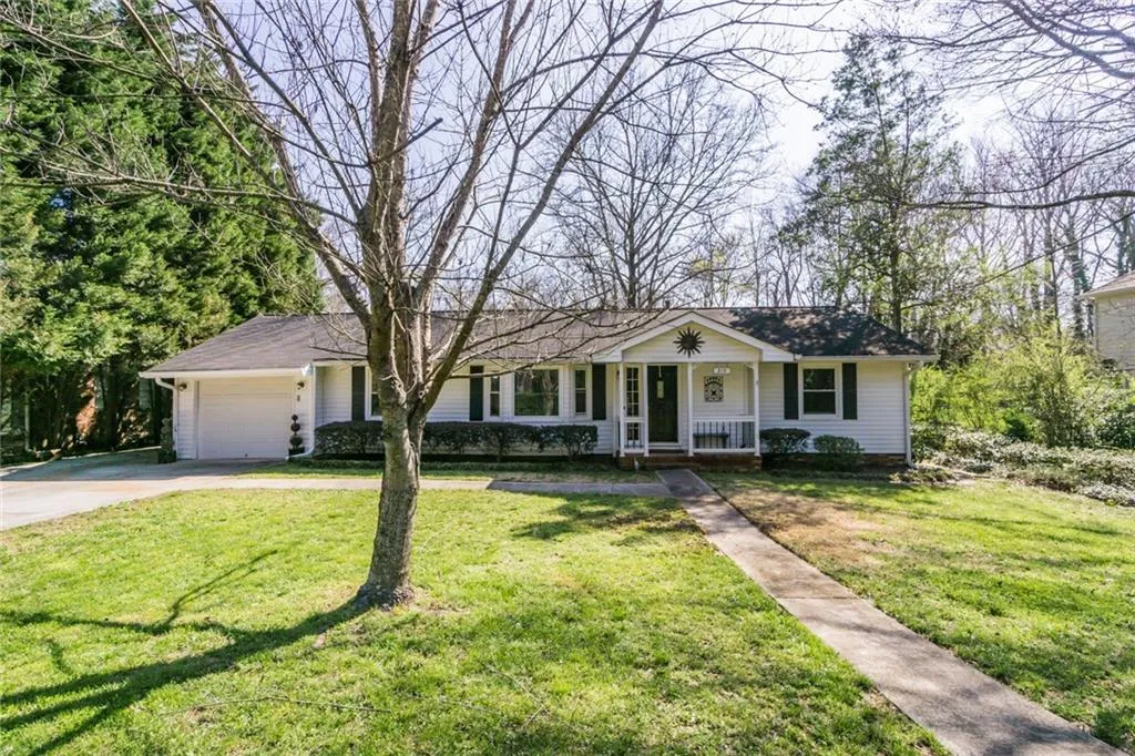 315 Brook Drive, Sandy Springs, Georgia 30328, 3 Bedrooms Bedrooms, ,2 BathroomsBathrooms,Residential,Sold,315 Brook Drive,5979612