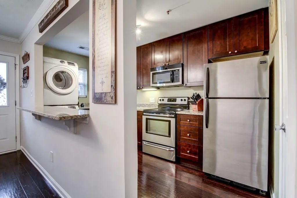 145 N River Drive Unit H, Sandy Springs, Georgia 30350, 2 Bedrooms Bedrooms, ,2 BathroomsBathrooms,Residential,Sold,145 N River Drive Unit H,5788826