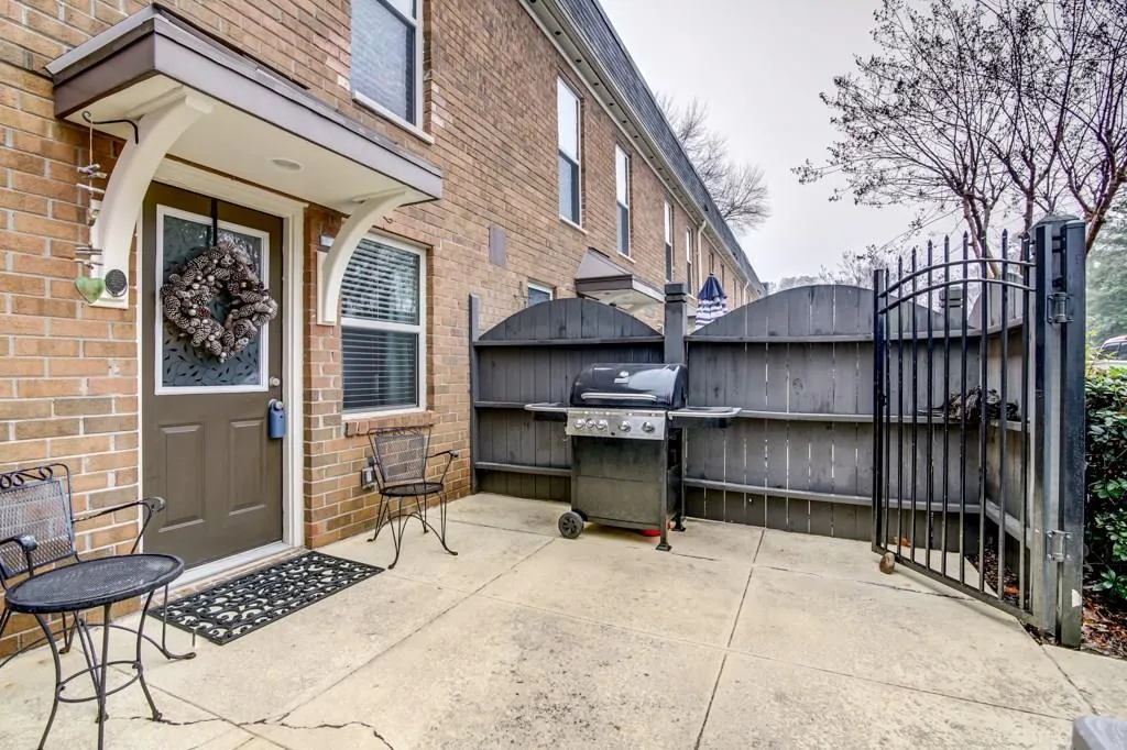 145 N River Drive Unit H, Sandy Springs, Georgia 30350, 2 Bedrooms Bedrooms, ,2 BathroomsBathrooms,Residential,Sold,145 N River Drive Unit H,5788826