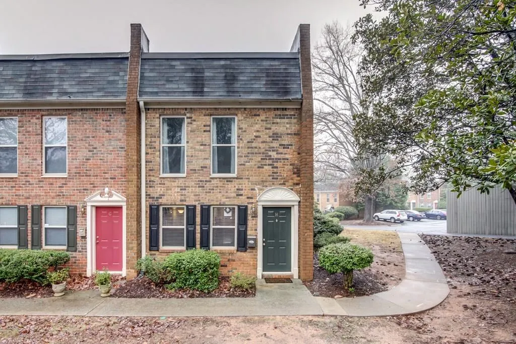 145 N River Drive Unit H, Sandy Springs, Georgia 30350, 2 Bedrooms Bedrooms, ,2 BathroomsBathrooms,Residential,Sold,145 N River Drive Unit H,5788826