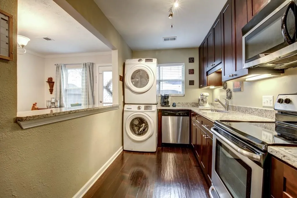 145 N River Drive Unit H, Sandy Springs, Georgia 30350, 2 Bedrooms Bedrooms, ,2 BathroomsBathrooms,Residential,Sold,145 N River Drive Unit H,5788826