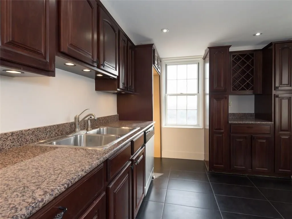 199 14th Street Ne Unit 2005, Atlanta, Georgia 30309, 2 Bedrooms Bedrooms, ,2 BathroomsBathrooms,Residential,Sold,199 14th Street Ne Unit 2005,5991025