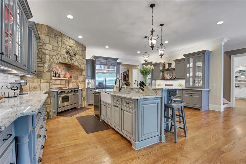 245 Rivermere Way, Sandy Springs, Georgia 30350, 5 Bedrooms Bedrooms, ,5 BathroomsBathrooms,Residential,Sold,245 Rivermere Way,6993195