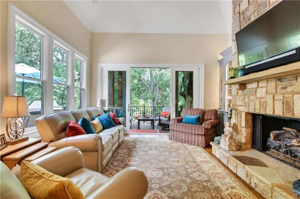 245 Rivermere Way, Sandy Springs, Georgia 30350, 5 Bedrooms Bedrooms, ,5 BathroomsBathrooms,Residential,Sold,245 Rivermere Way,6993195