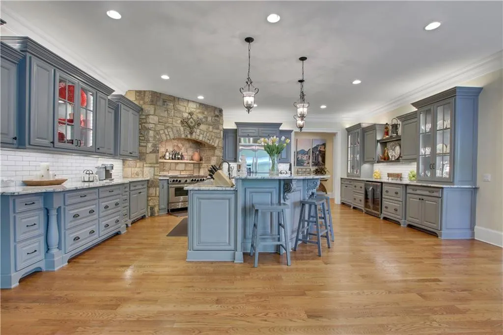 245 Rivermere Way, Sandy Springs, Georgia 30350, 5 Bedrooms Bedrooms, ,5 BathroomsBathrooms,Residential,Sold,245 Rivermere Way,6993195