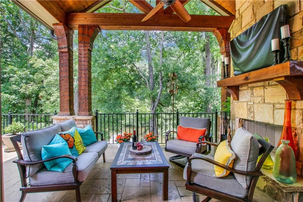 245 Rivermere Way, Sandy Springs, Georgia 30350, 5 Bedrooms Bedrooms, ,5 BathroomsBathrooms,Residential,Sold,245 Rivermere Way,6993195