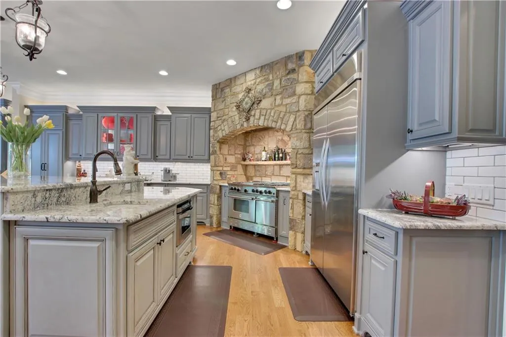 245 Rivermere Way, Sandy Springs, Georgia 30350, 5 Bedrooms Bedrooms, ,5 BathroomsBathrooms,Residential,Sold,245 Rivermere Way,6993195