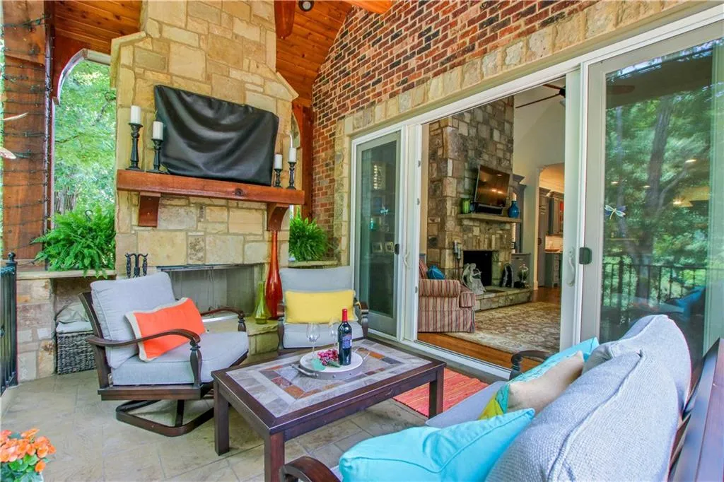 245 Rivermere Way, Sandy Springs, Georgia 30350, 5 Bedrooms Bedrooms, ,5 BathroomsBathrooms,Residential,Sold,245 Rivermere Way,6993195
