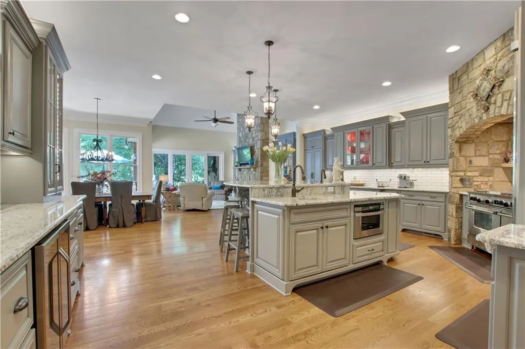245 Rivermere Way, Sandy Springs, Georgia 30350, 5 Bedrooms Bedrooms, ,5 BathroomsBathrooms,Residential,Sold,245 Rivermere Way,6993195