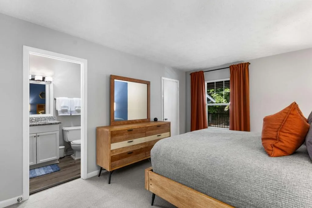 1150 Collier Road Nw Unit L14, Atlanta, Georgia 30318, 1 Bedroom Bedrooms, ,1 BathroomBathrooms,Residential,For Sale,1150 Collier Road Nw Unit L14,7591584