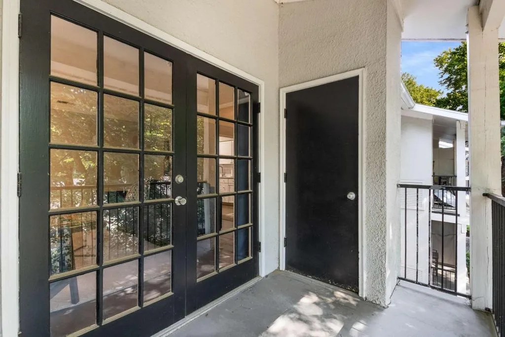 1150 Collier Road Nw Unit L14, Atlanta, Georgia 30318, 1 Bedroom Bedrooms, ,1 BathroomBathrooms,Residential,For Sale,1150 Collier Road Nw Unit L14,7591584