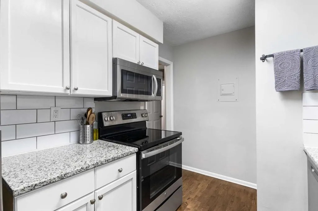 1150 Collier Road Nw Unit L14, Atlanta, Georgia 30318, 1 Bedroom Bedrooms, ,1 BathroomBathrooms,Residential,For Sale,1150 Collier Road Nw Unit L14,7591584