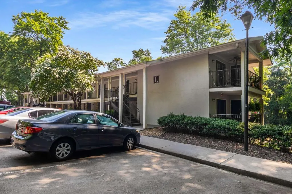 1150 Collier Road Nw Unit L14, Atlanta, Georgia 30318, 1 Bedroom Bedrooms, ,1 BathroomBathrooms,Residential,For Sale,1150 Collier Road Nw Unit L14,7591584