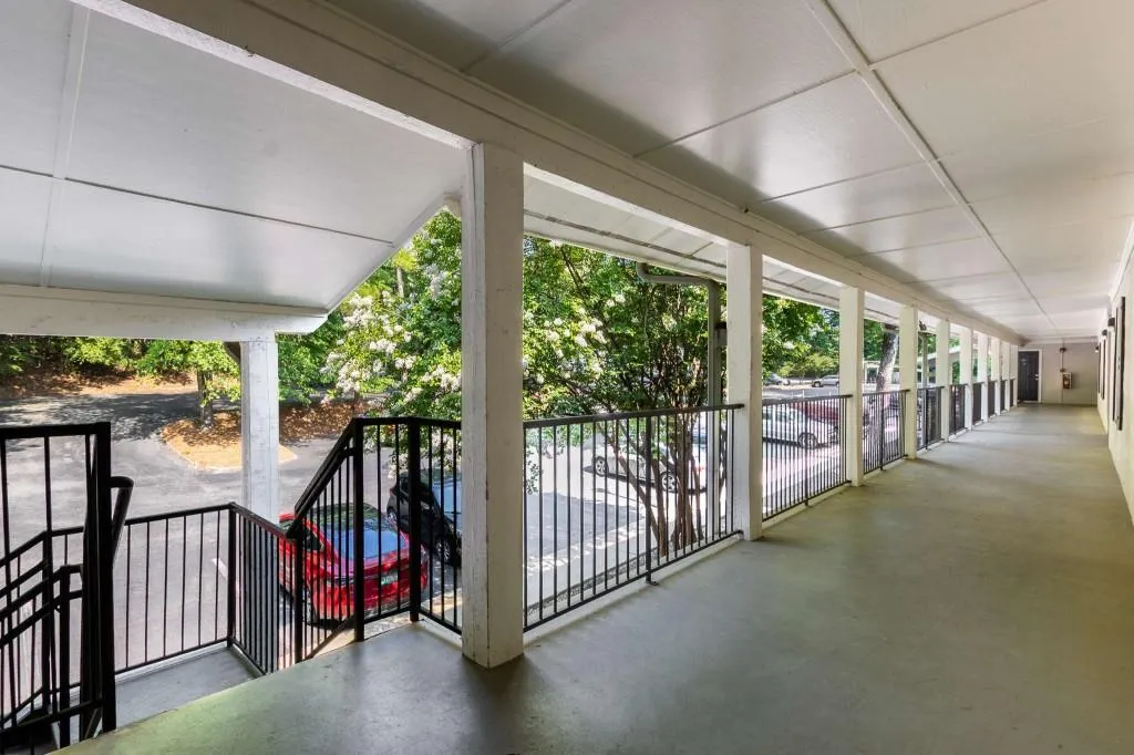 1150 Collier Road Nw Unit L14, Atlanta, Georgia 30318, 1 Bedroom Bedrooms, ,1 BathroomBathrooms,Residential,For Sale,1150 Collier Road Nw Unit L14,7591584