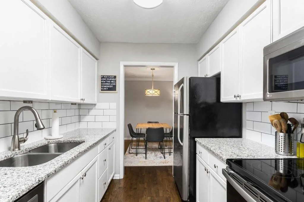 1150 Collier Road Nw Unit L14, Atlanta, Georgia 30318, 1 Bedroom Bedrooms, ,1 BathroomBathrooms,Residential,For Sale,1150 Collier Road Nw Unit L14,7591584