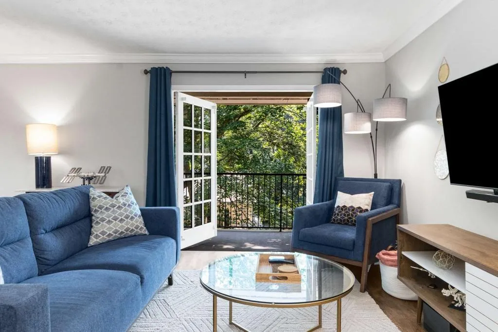 1150 Collier Road Nw Unit L14, Atlanta, Georgia 30318, 1 Bedroom Bedrooms, ,1 BathroomBathrooms,Residential,For Sale,1150 Collier Road Nw Unit L14,7591584