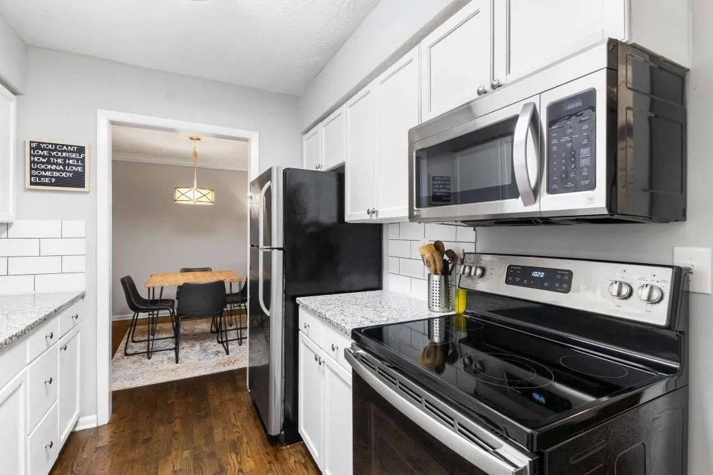 1150 Collier Road Nw Unit L14, Atlanta, Georgia 30318, 1 Bedroom Bedrooms, ,1 BathroomBathrooms,Residential,For Sale,1150 Collier Road Nw Unit L14,7591584
