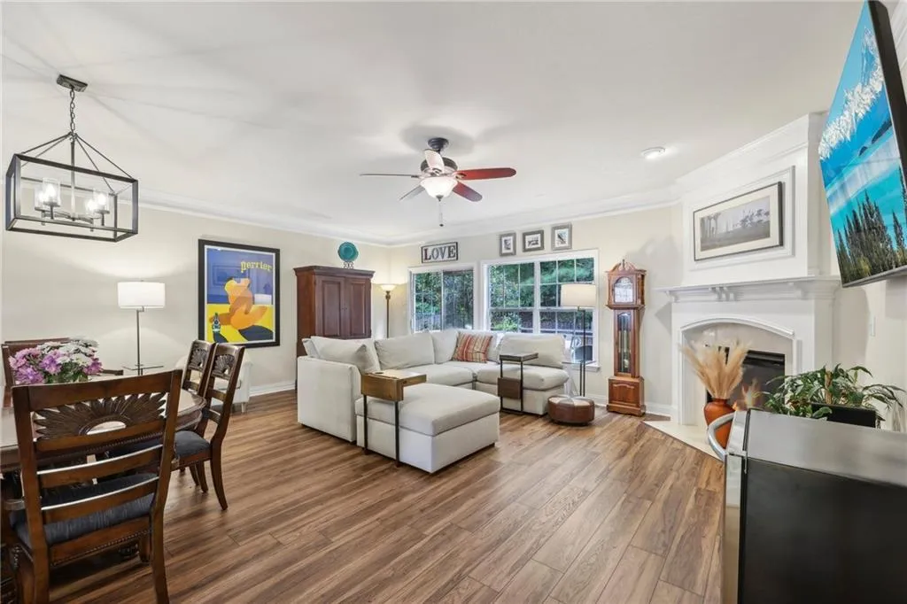 610 Pember Point, Sandy Springs, Georgia 30350, 3 Bedrooms Bedrooms, ,3 BathroomsBathrooms,Residential,Sold,610 Pember Point,7474262