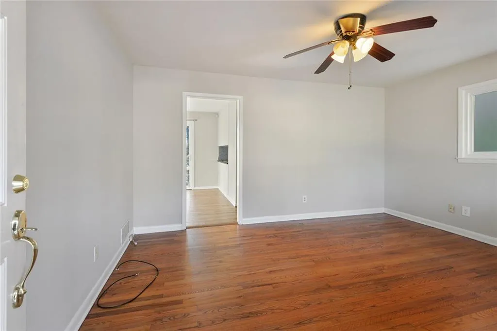 2424 Elmwood Circle Se, Atlanta, Georgia 30339, 3 Bedrooms Bedrooms, ,1 BathroomBathrooms,Residential,Sold,2424 Elmwood Circle Se,6127572