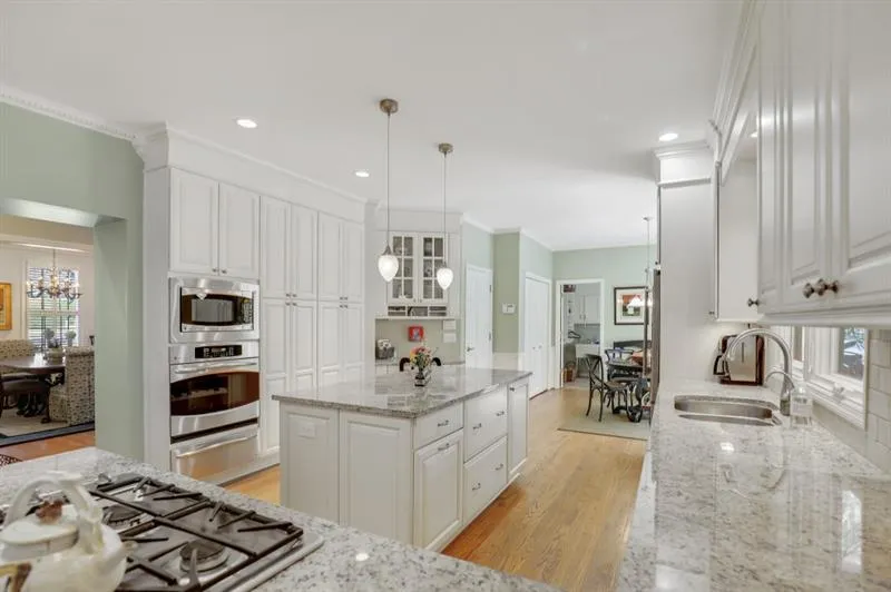 583 Cambridge Way, Sandy Springs, Georgia 30328, 4 Bedrooms Bedrooms, ,2 BathroomsBathrooms,Residential,Sold,583 Cambridge Way,7017153