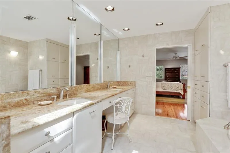 583 Cambridge Way, Sandy Springs, Georgia 30328, 4 Bedrooms Bedrooms, ,2 BathroomsBathrooms,Residential,Sold,583 Cambridge Way,7017153