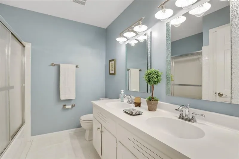 583 Cambridge Way, Sandy Springs, Georgia 30328, 4 Bedrooms Bedrooms, ,2 BathroomsBathrooms,Residential,Sold,583 Cambridge Way,7017153