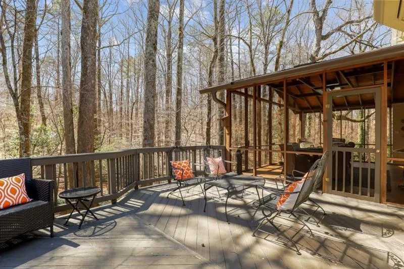 583 Cambridge Way, Sandy Springs, Georgia 30328, 4 Bedrooms Bedrooms, ,2 BathroomsBathrooms,Residential,Sold,583 Cambridge Way,7017153