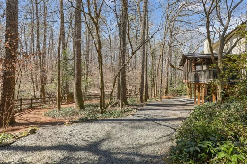 583 Cambridge Way, Sandy Springs, Georgia 30328, 4 Bedrooms Bedrooms, ,2 BathroomsBathrooms,Residential,Sold,583 Cambridge Way,7017153