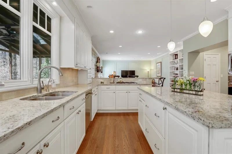 583 Cambridge Way, Sandy Springs, Georgia 30328, 4 Bedrooms Bedrooms, ,2 BathroomsBathrooms,Residential,Sold,583 Cambridge Way,7017153