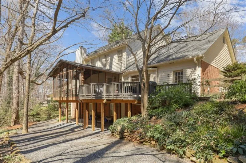 583 Cambridge Way, Sandy Springs, Georgia 30328, 4 Bedrooms Bedrooms, ,2 BathroomsBathrooms,Residential,Sold,583 Cambridge Way,7017153