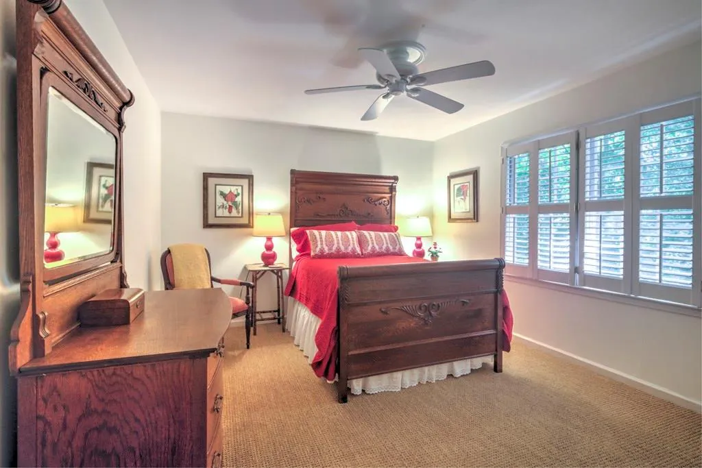 1275 Old Woodbine Road, Atlanta, Georgia 30319, 5 Bedrooms Bedrooms, ,4 BathroomsBathrooms,Residential,Sold,1275 Old Woodbine Road,5982586
