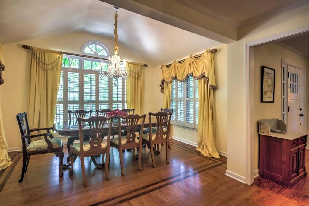 1275 Old Woodbine Road, Atlanta, Georgia 30319, 5 Bedrooms Bedrooms, ,4 BathroomsBathrooms,Residential,Sold,1275 Old Woodbine Road,5982586