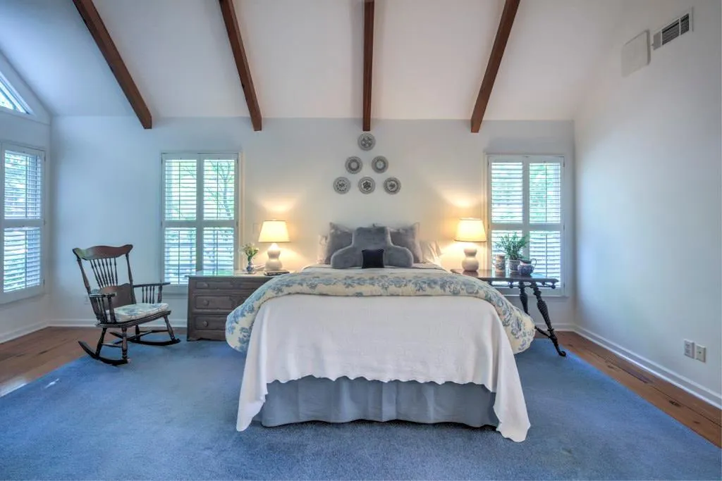 1275 Old Woodbine Road, Atlanta, Georgia 30319, 5 Bedrooms Bedrooms, ,4 BathroomsBathrooms,Residential,Sold,1275 Old Woodbine Road,5982586