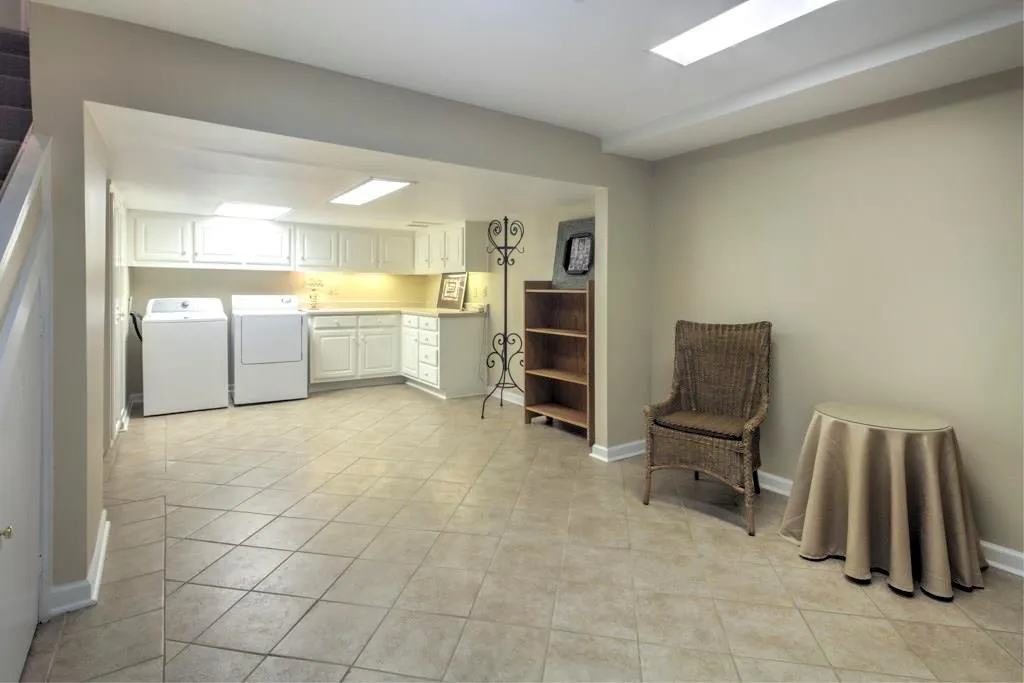 1275 Old Woodbine Road, Atlanta, Georgia 30319, 5 Bedrooms Bedrooms, ,4 BathroomsBathrooms,Residential,Sold,1275 Old Woodbine Road,5982586