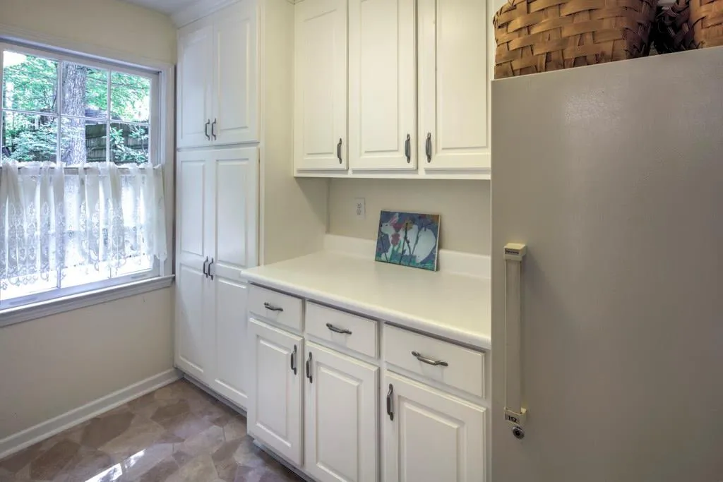 1275 Old Woodbine Road, Atlanta, Georgia 30319, 5 Bedrooms Bedrooms, ,4 BathroomsBathrooms,Residential,Sold,1275 Old Woodbine Road,5982586