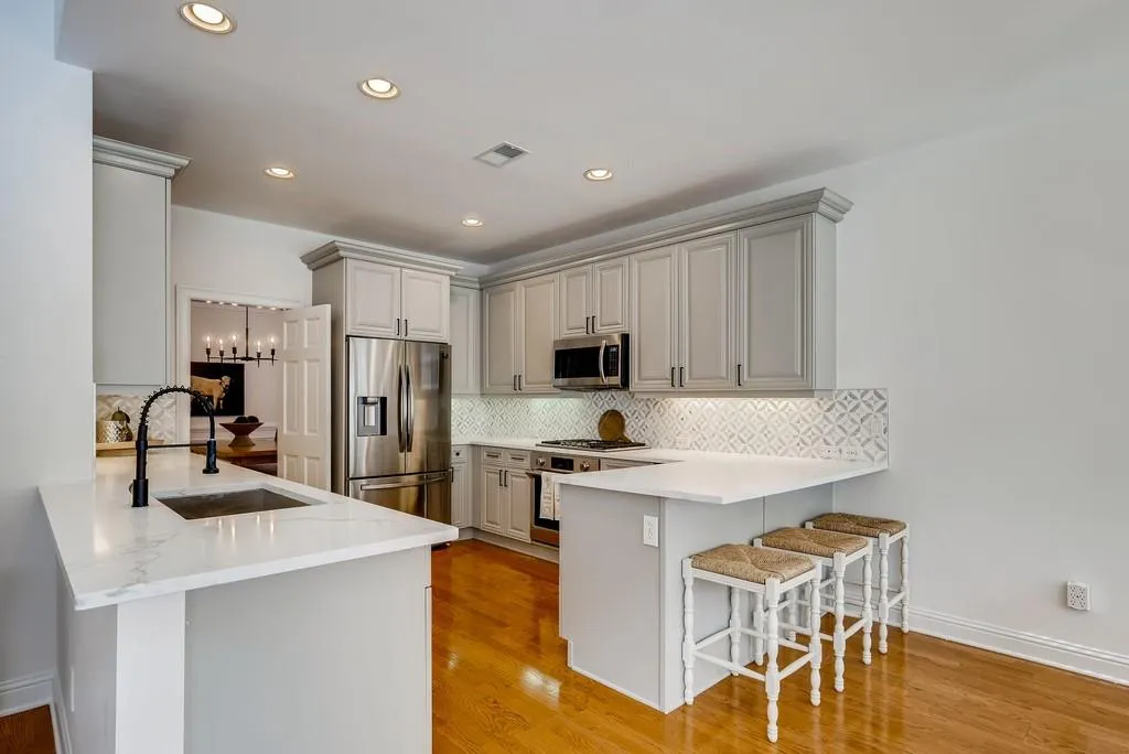 6355 Glen Oaks Lane, Sandy Springs, Georgia 30328, 4 Bedrooms Bedrooms, ,3 BathroomsBathrooms,Residential,Sold,6355 Glen Oaks Lane,6832699