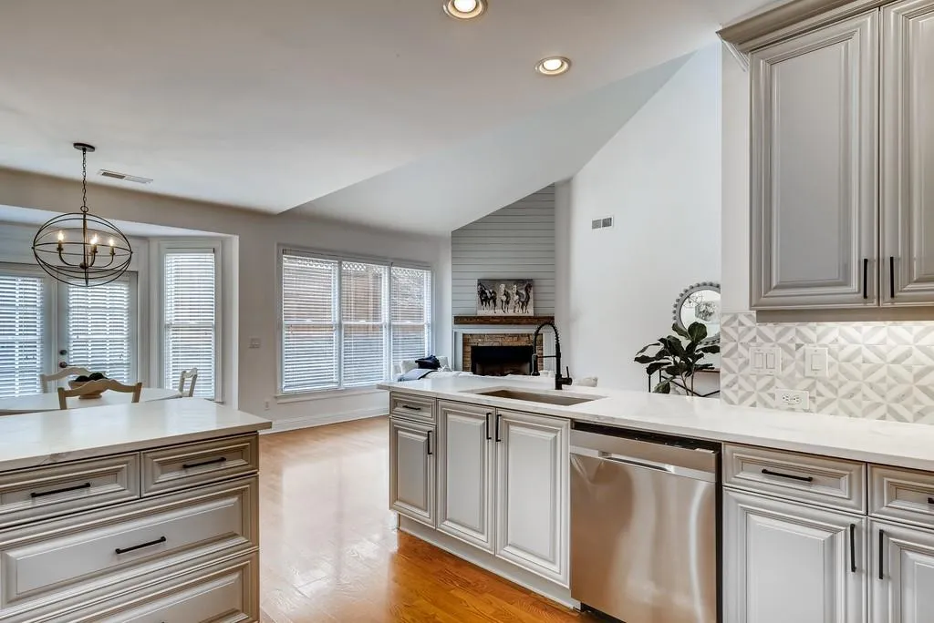 6355 Glen Oaks Lane, Sandy Springs, Georgia 30328, 4 Bedrooms Bedrooms, ,3 BathroomsBathrooms,Residential,Sold,6355 Glen Oaks Lane,6832699