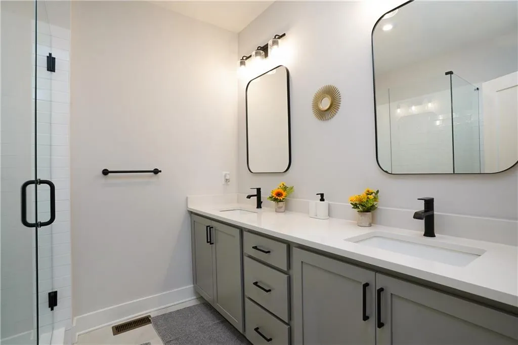 Georgia 30342, 0 ,2 BathroomsBathrooms,Residential,For Sale,7694754