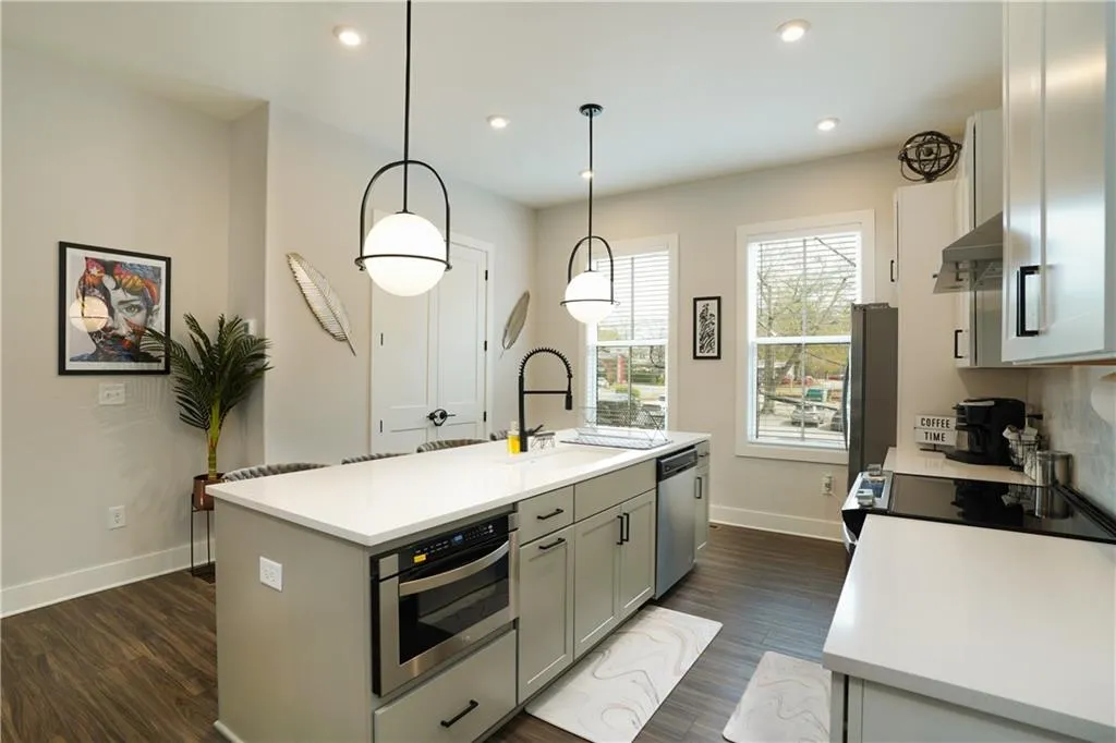 Georgia 30342, 0 ,2 BathroomsBathrooms,Residential,For Sale,7694754