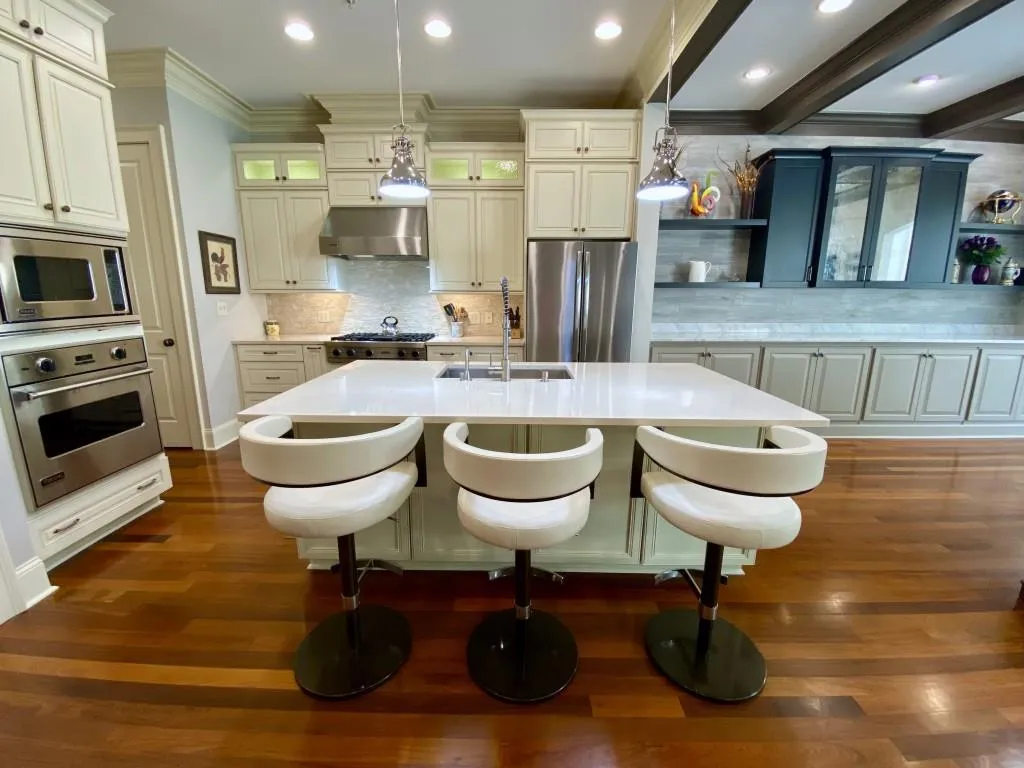 706 Creekgarden Court, Atlanta, Georgia 30339, 3 Bedrooms Bedrooms, ,3 BathroomsBathrooms,Residential,Sold,706 Creekgarden Court,6964174